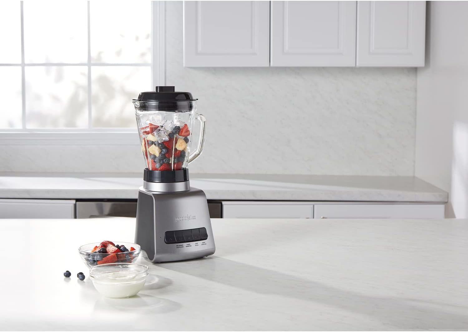 Proctor-Silex Blender, 950 Watts of Peak Power, 52 oz. Capacity, Black & Silver, 53560