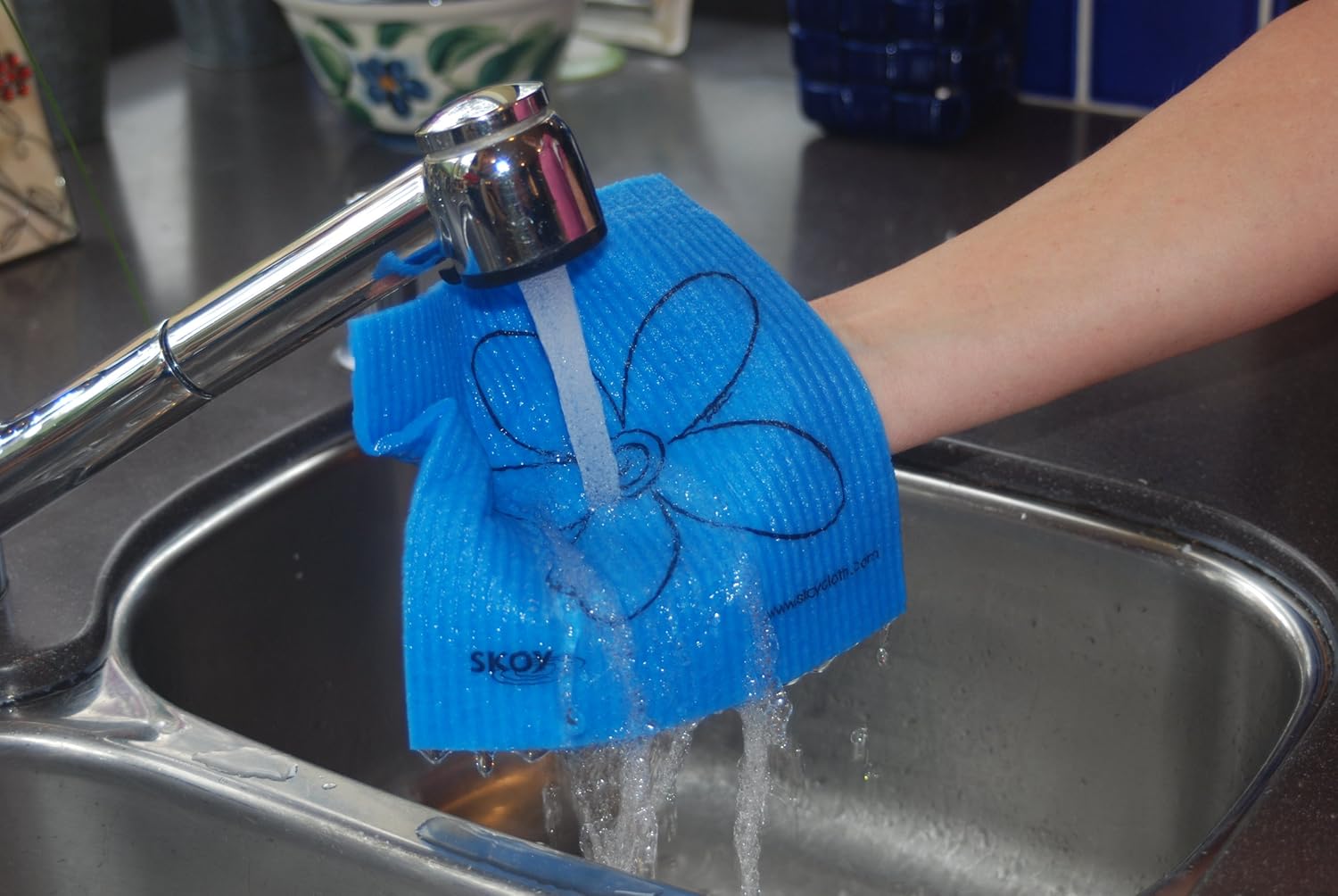 Skoy Cloth Eco-Friendly and Reusable Swedish Dishcloth, for Kitchen and Household Use, Environmentally-Friendly, Dishwasher Safe, Plastic-Free Packaging, 4-Pack, Assorted Colors