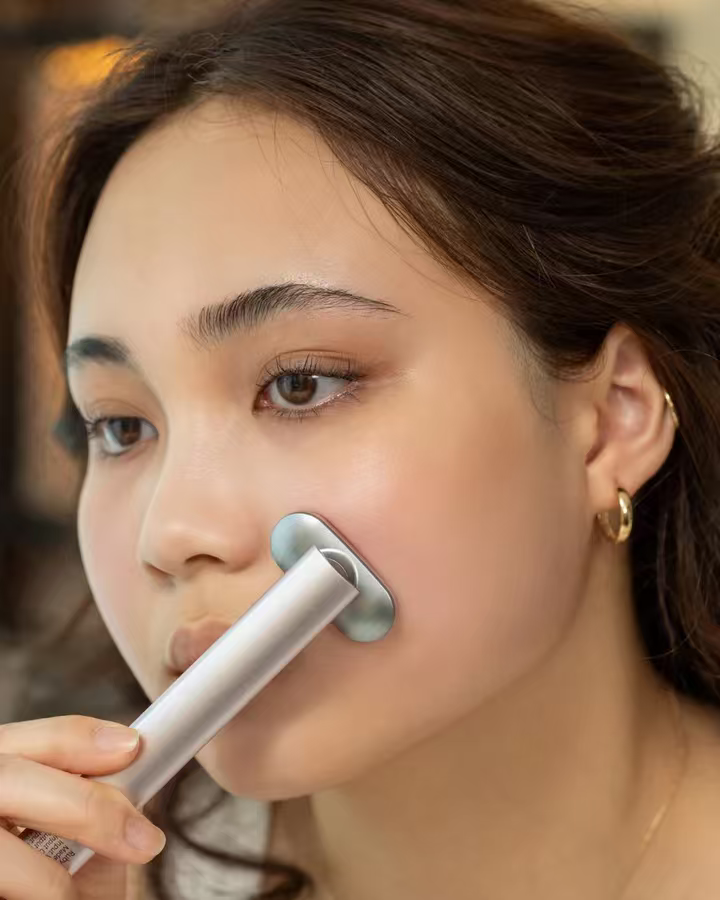 7-Color LED Light Therapy Facial Wand with Microcurrent – Anti-Aging Skin Rejuvenation Beauty Device